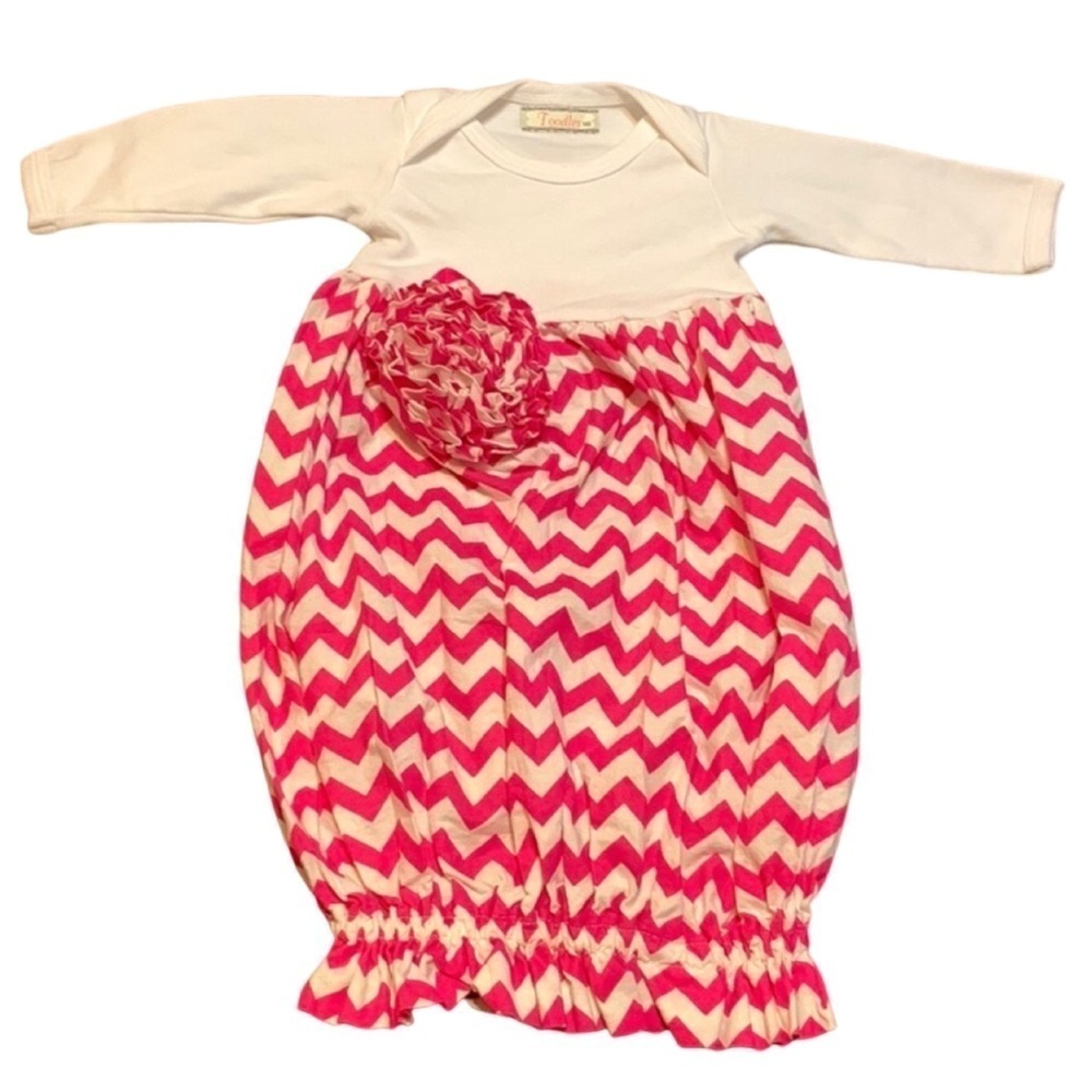Toodles newborn gown with pink and white chevron print and flower